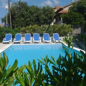 Laurus I Apartment