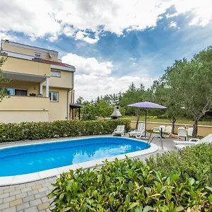 Villa Orion, Kozino